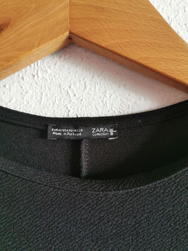 Vestido de chica talla M de Zara.