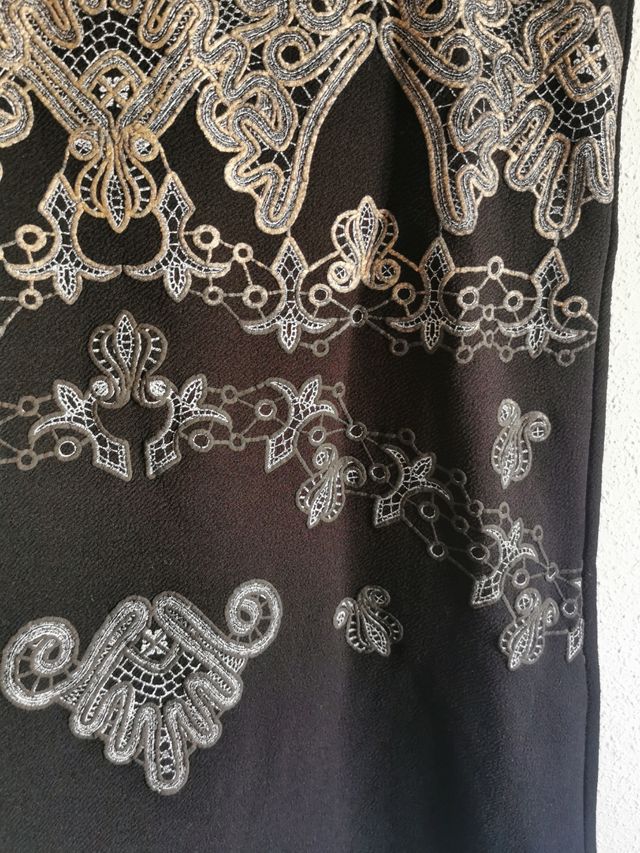 Vestido de chica talla M de Zara.