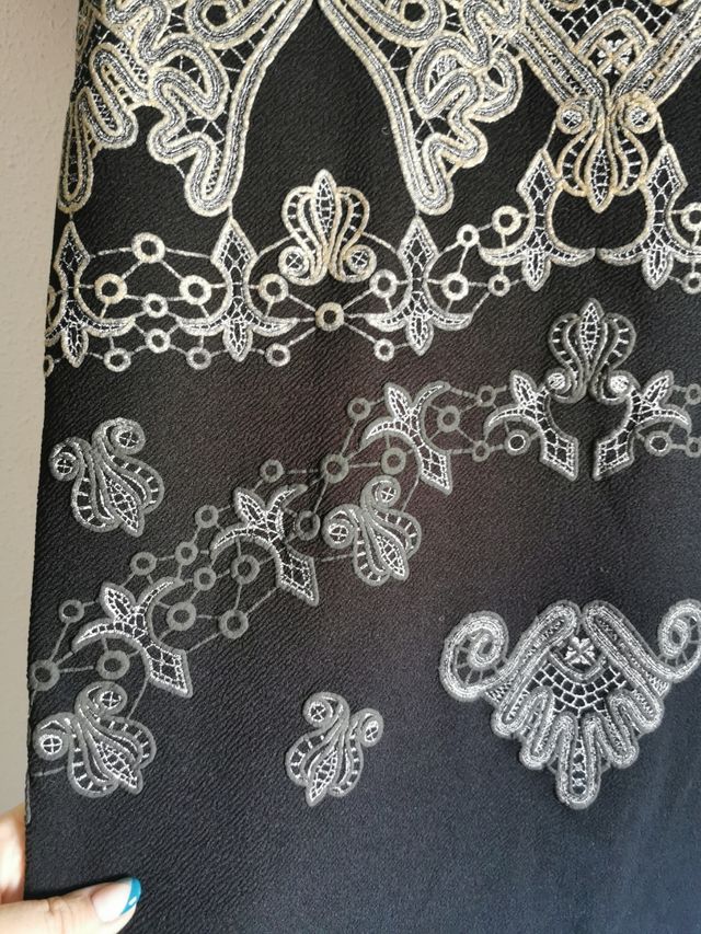 Vestido de chica talla M de Zara.