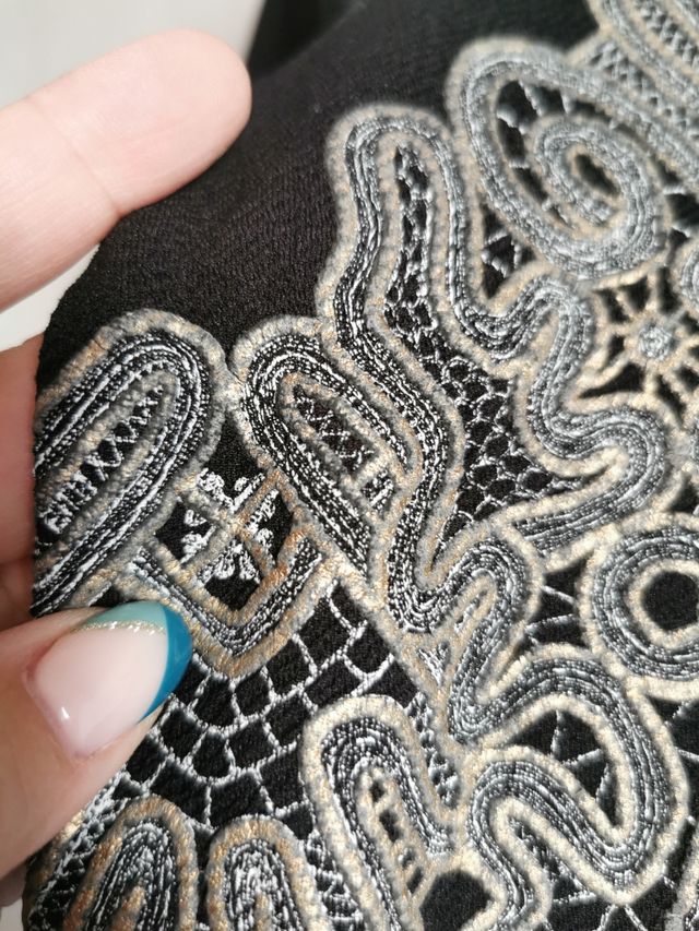 Vestido de chica talla M de Zara.