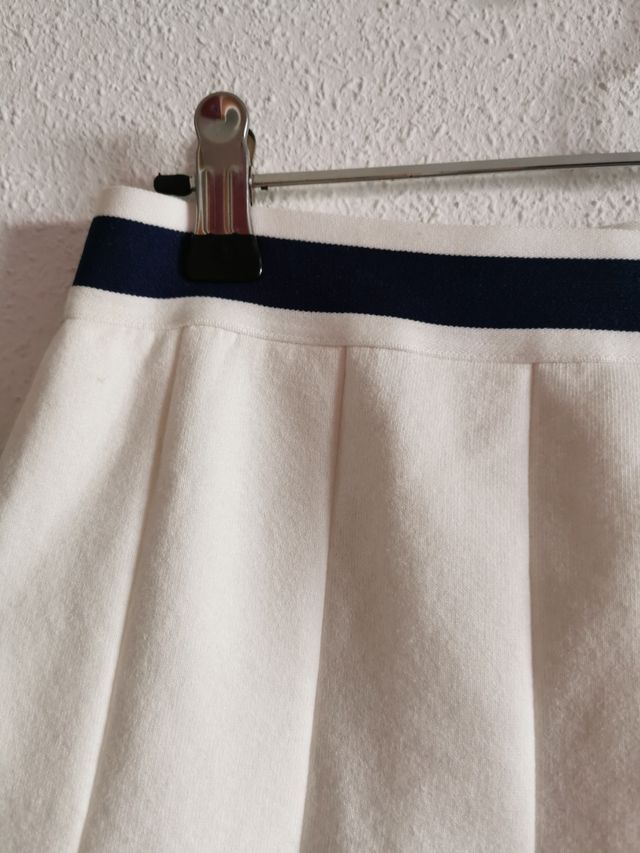 Falda de chica talla L de Primark.