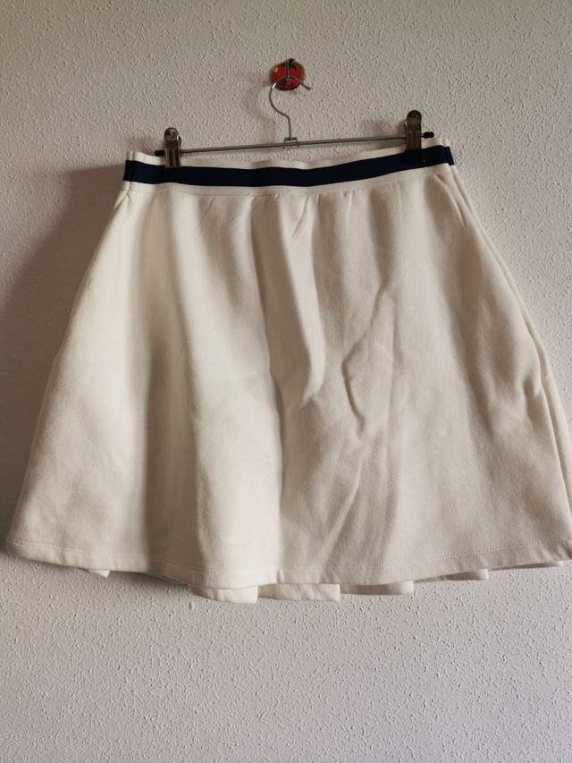 Falda de chica talla L de Primark.