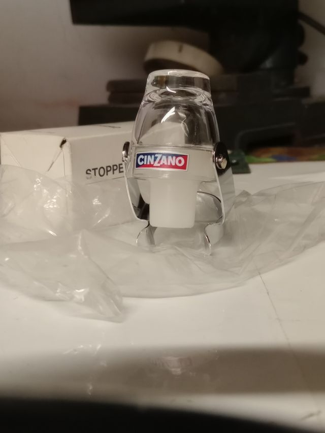 2 tappi per vino cinzano
