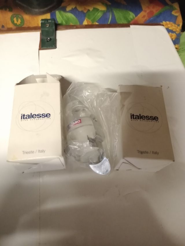 2 tappi per vino cinzano