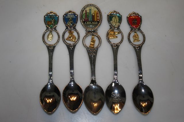 LOTE CUCHARILLAS RECUERDO CON OBJETO EN 3D AÑOS 90