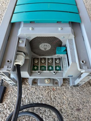 Cargador de baterias Mastervolt 12/50  - 12V