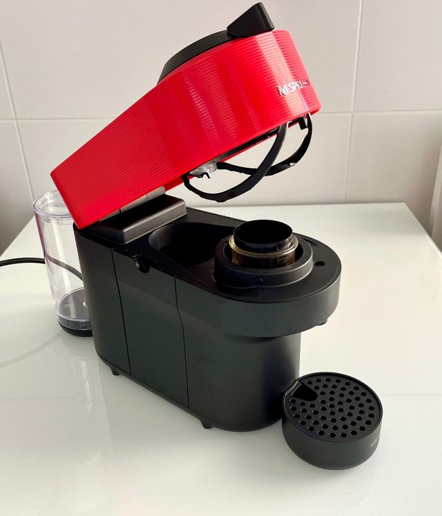 CAFETERA NESPRESSO VERTUO
