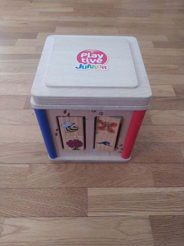 Juego de madera cubo