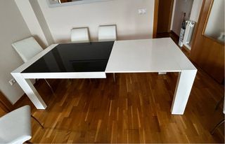Conjunto de mesa + 4 sillas