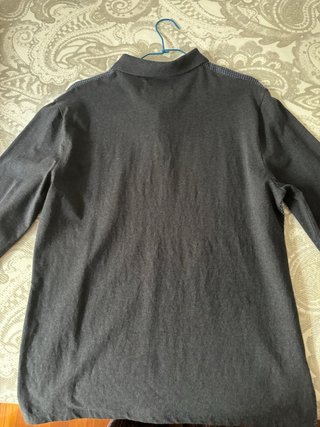 Polo de manga larga.