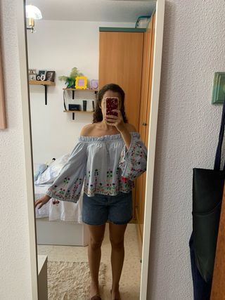 Blusa de rayas de escote bardot de Zara