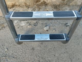 Escalera de piscina de 2 peldaños