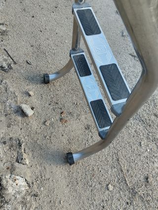 Escalera de piscina de 2 peldaños