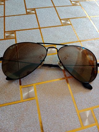 Occhiali da sole marca (ray ban)