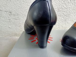 Zapatos de salón nuevos