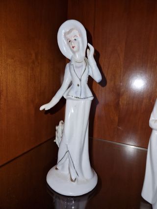 Preciosa figura de porcelana china