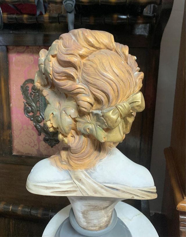 BUSTO DE LA HIJA DE BACO