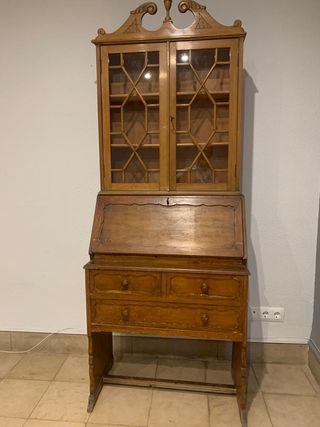 Escriptori tipus canterano  + vitrina llibreria