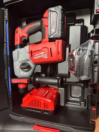 Milwaukee  M18BLHX  martillo rompedor