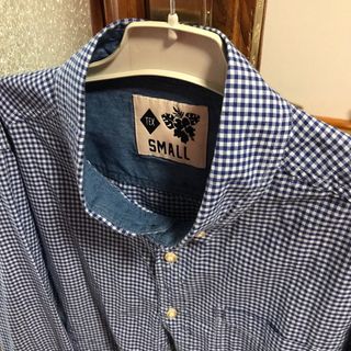 Lote 4 camisas manga larga. Talla S