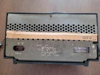 Radio antigua Askar 1220-A