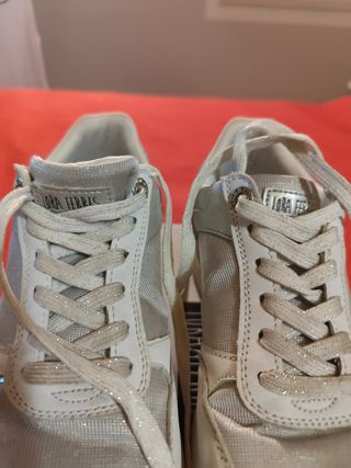 Sneakers n.39 Lora Ferres