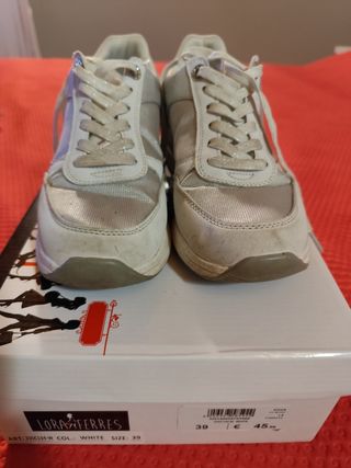 Sneakers n.39 Lora Ferres