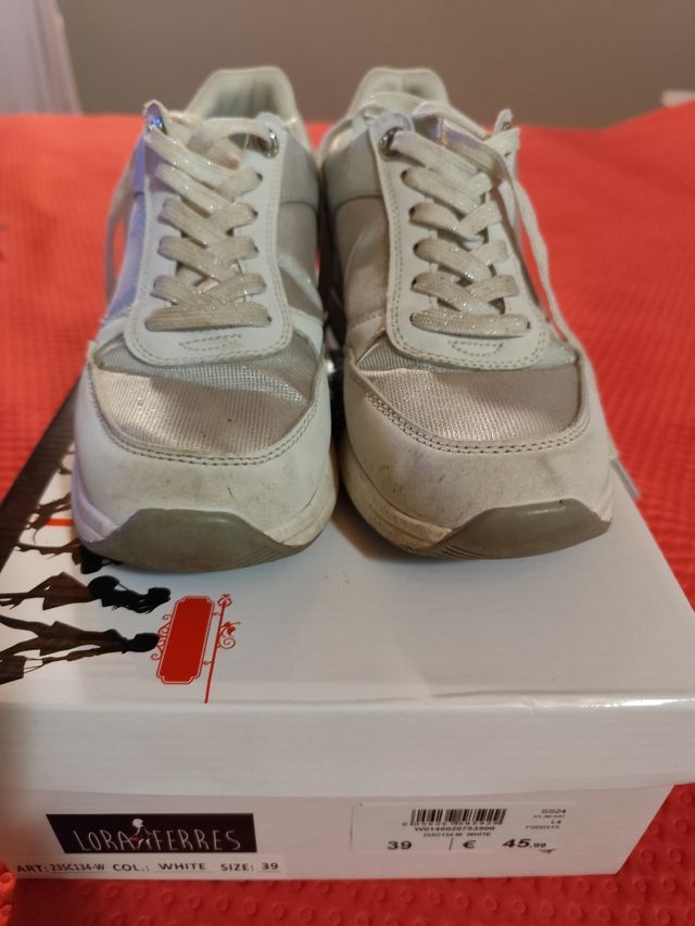 Sneakers n.39 Lora Ferres