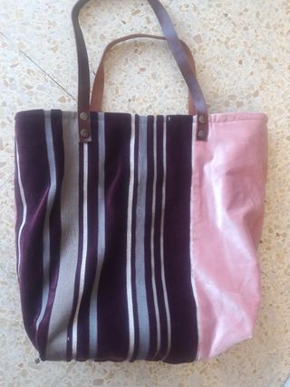 Bolso tote nuevo de terciopelo. 