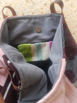 Bolso tote nuevo de terciopelo. 