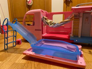 Barbie autocaravana . Regalo dos Barbies