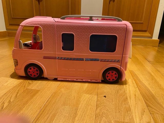 Barbie autocaravana . Regalo dos Barbies