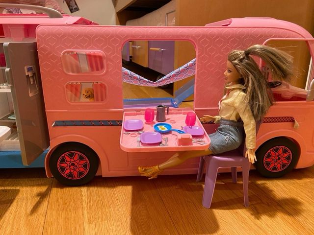 Barbie autocaravana . Regalo dos Barbies