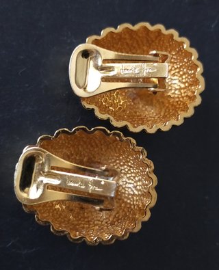 Pendientes concha oval estriada David Grau