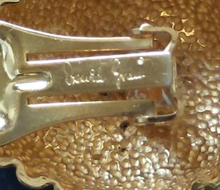 Pendientes concha oval estriada David Grau