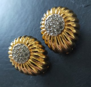 Pendientes concha oval estriada David Grau