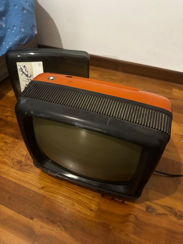 Tv vintage Philips (non funzionante)