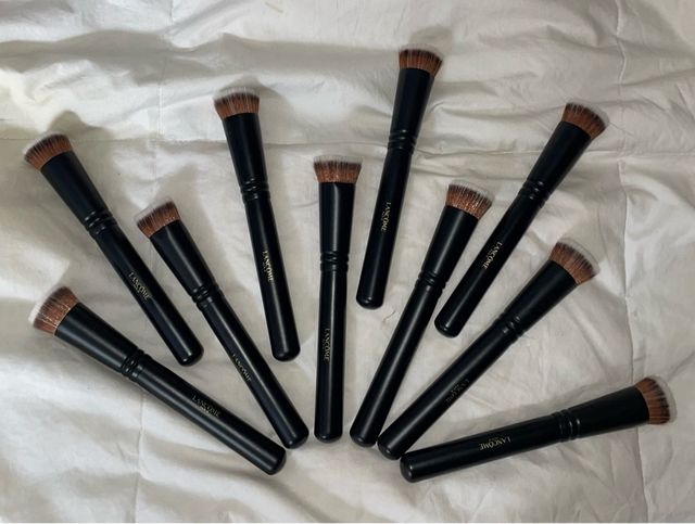 Brocha de maquillaje lancome