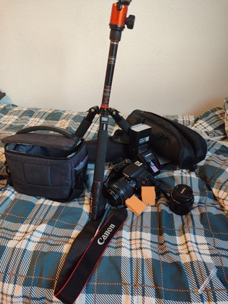 KIT Canon 700d + Objetivo 50mm + Tripode + Flash