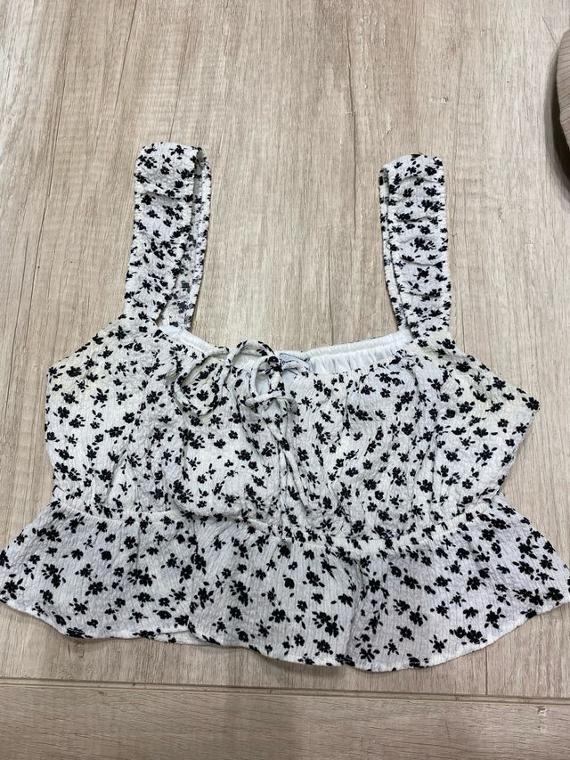 Top corto de tirantes