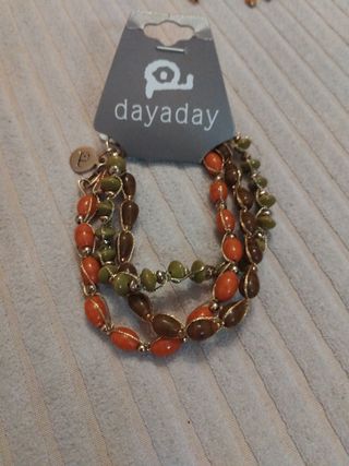 Conjunto de collar, pulsera y pendientes