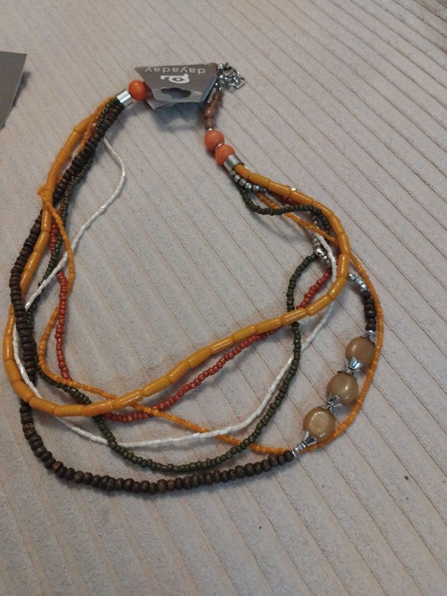 Conjunto de collar, pulsera y pendientes