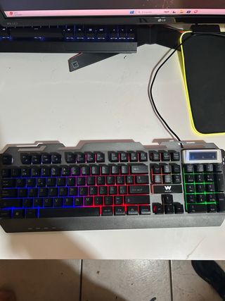 Teclado marca Woxter