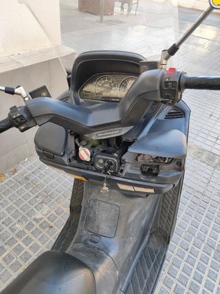 Moto Suzuki Burgman 400