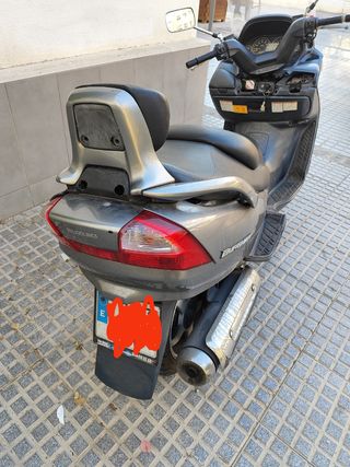 Moto Suzuki Burgman 400