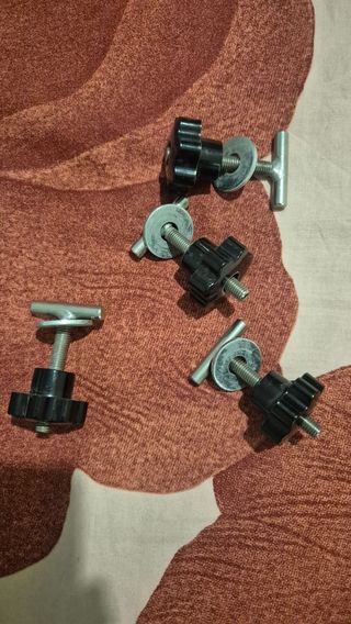 Tornillos fijacion carga o muebles