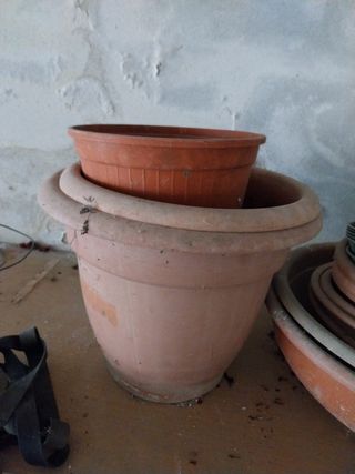 Vasi e sottovasi in plastica