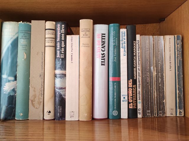 Libros, varios géneros literarios