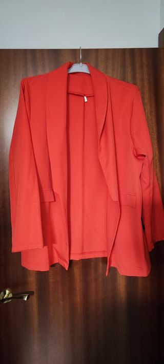 Chaqueta fina roja- coral 46-48