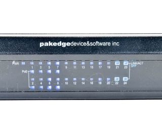 Switch Gigabit de 24 puertos Pakedge SX-24P8